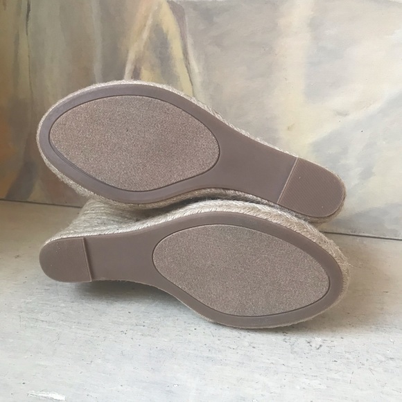 NWOT Peep Toe Ankle Wedge Booties With Open Heel - Picture 7 of 8